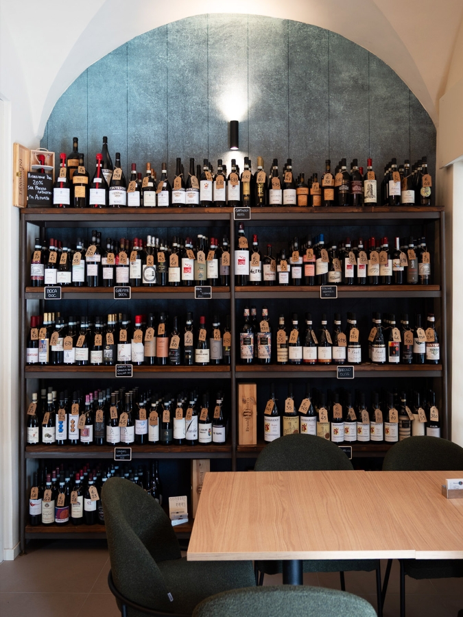 08 Brandosteria ristorante dettaglio vini tappezzeria