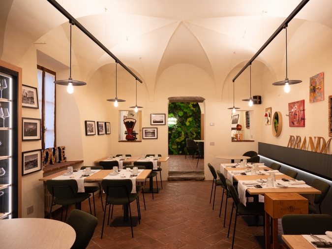 10 Brandosteria ristorante sala tavoli02