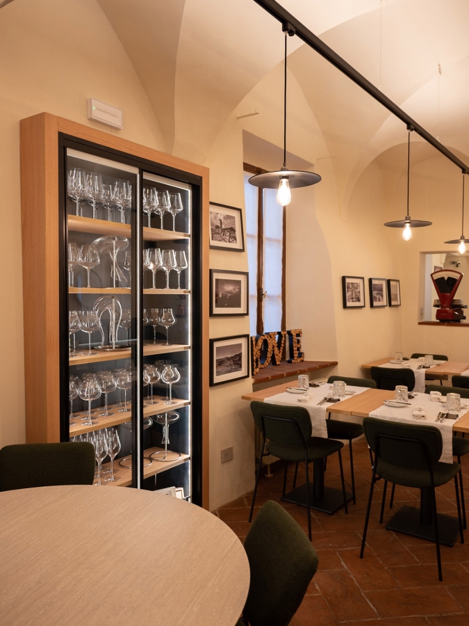 11 Brandosteria ristorante sala vetrina