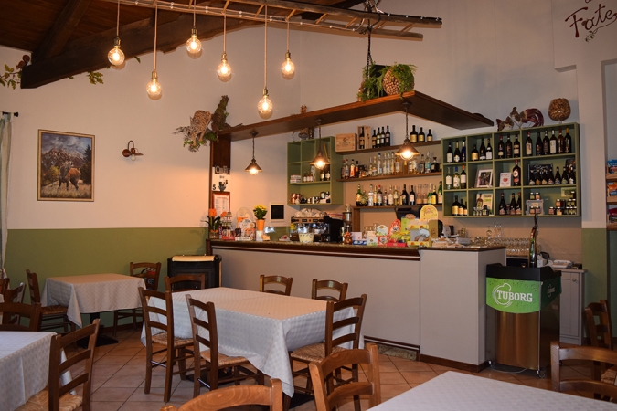 ristrutturazione ristorante bar restyling bancone stile cravagliana valsesia(1)